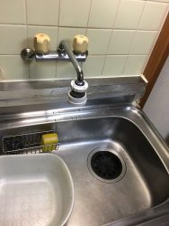 東淀川区のキッチン水漏れ作業