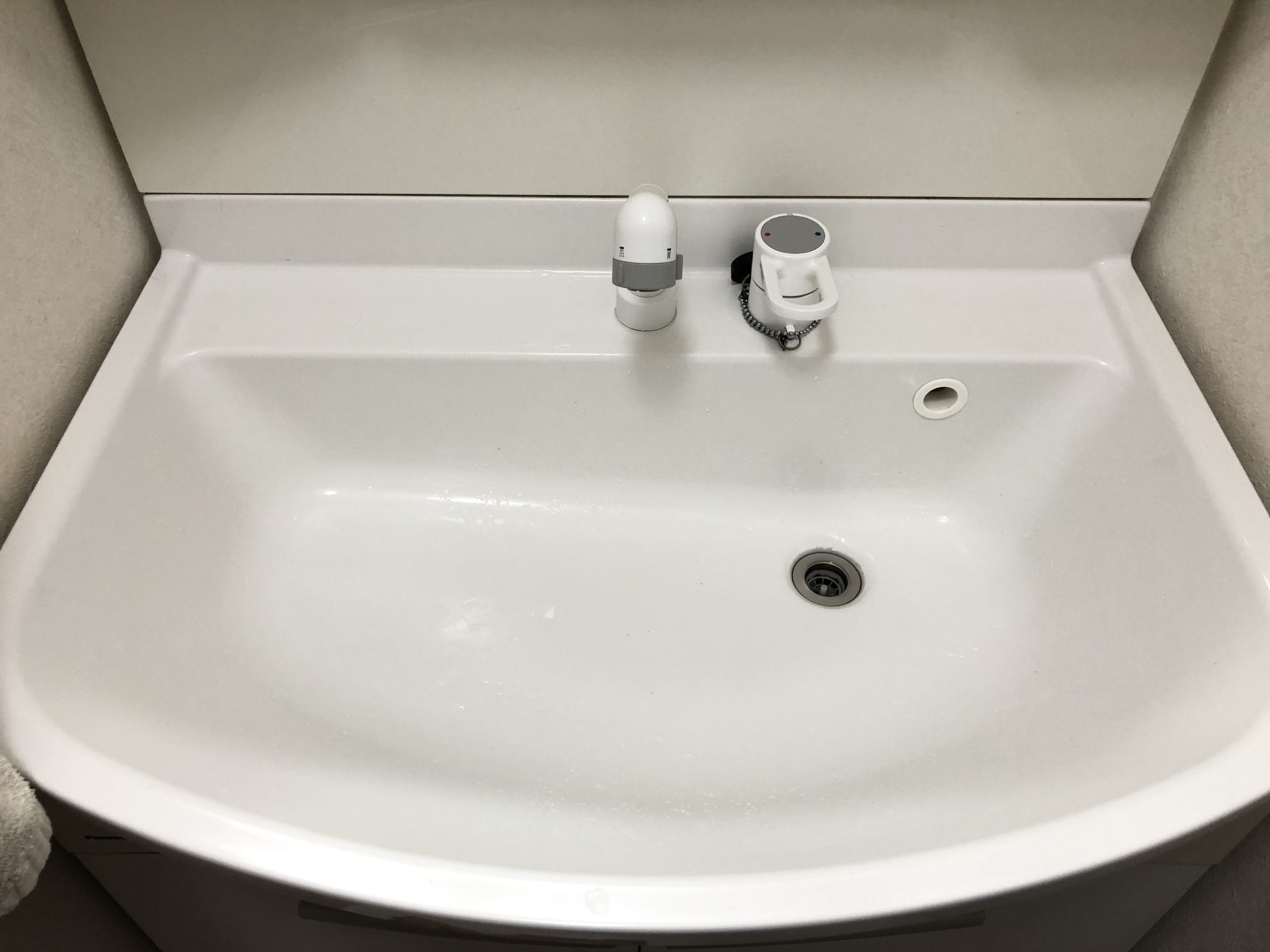 洗面水漏れ